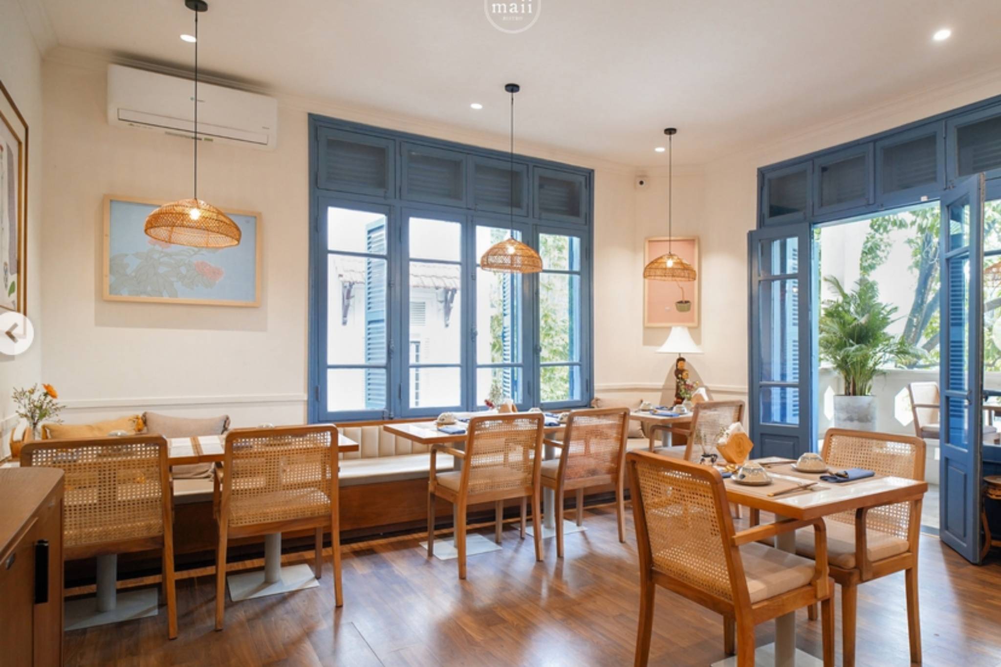 Maii Bistro – Không gian hiện đại trẻ trung và tối giản